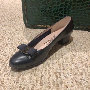 Authentic Salvatore Ferragamo Heeled Flat Size 9.5